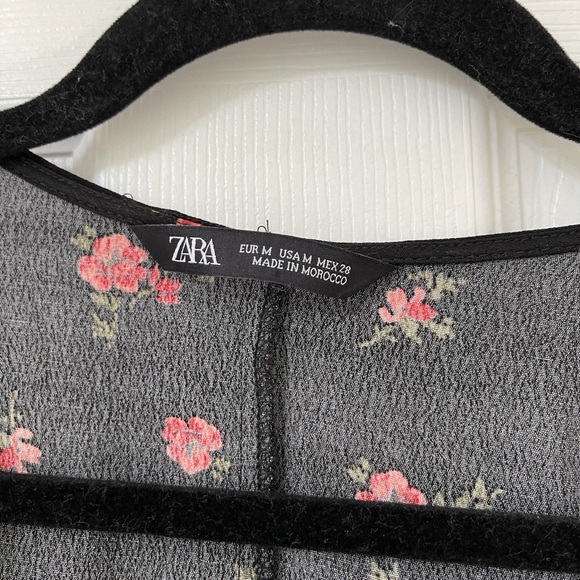 Floral Zara wrap top, size M - Picture 4 of 6